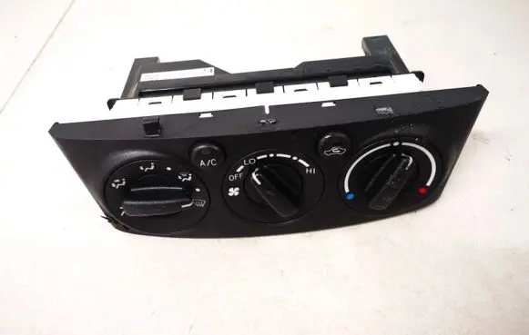 Toyota Avensis T250 Climate control unit 5590005240 55900-05240