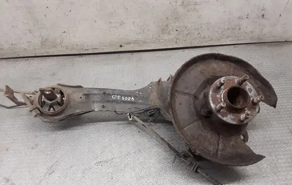 Rear wheel hub spindle/knuckle