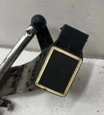 BMW 5 E60 E61 Front height sensor lever 1093697
