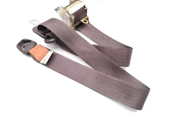 Toyota Land Cruiser (FJ80) Rear seatbelt 