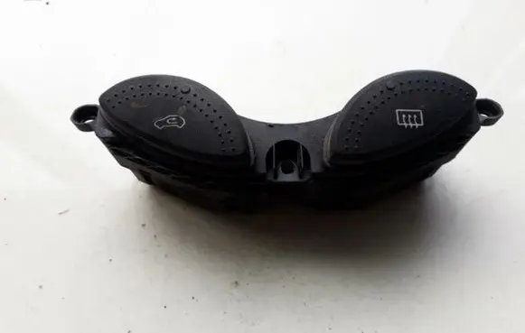 Ford Focus Windscreen/window heater switch D3L0A