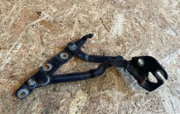 Audi A6 S6 C5 4B Tailgate/trunk/boot hinge