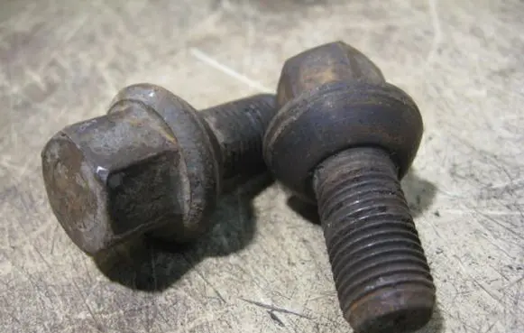 Mercedes-Benz Vito Viano W638 Nuts/bolts KOMPLEKTAS20VNT