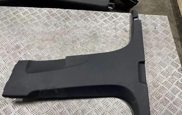 Audi Q2 - (B) pillar trim (bottom) 81A867239