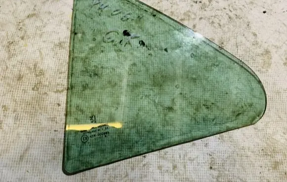Peugeot 406 Rear vent window glass 