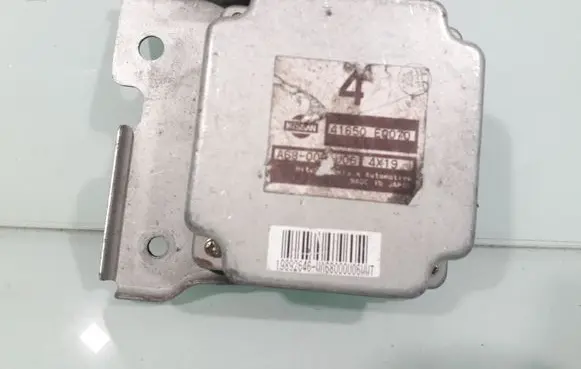Nissan X-Trail T30 Transfer box differential control unit 41650EQ070