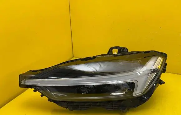 Volvo XC60 Headlight/headlamp 32404705