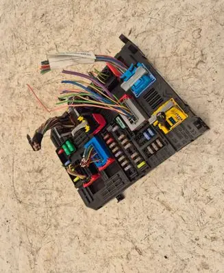 Citroen C3 Fuse module 9819851180 3391742883 28550122