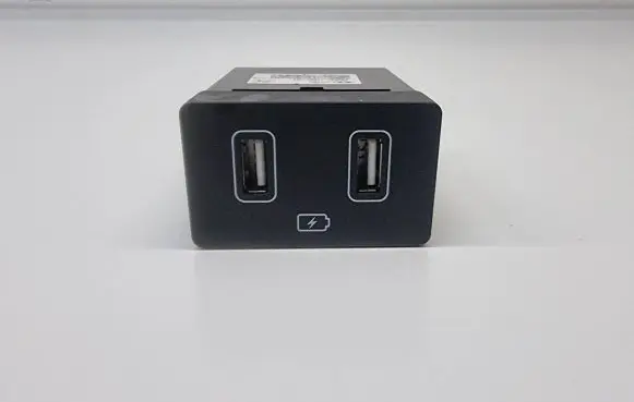 Hyundai Tucson IV NX4 USB socket connector 96125N9500