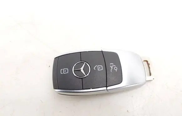 Mercedes-Benz CLA C118 X118 Ignition key/card A1779050908