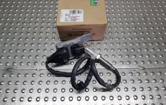 Audi Q5 SQ5 8R Lambda probe sensor S26371189 8R0907807R 8R0907807L