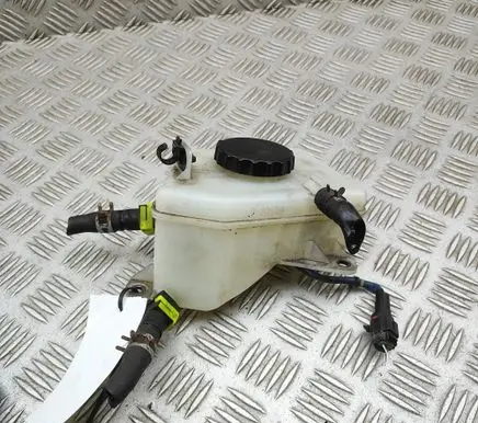 Lexus LS 460 - 600H Brake fluid reservoir 4722050220