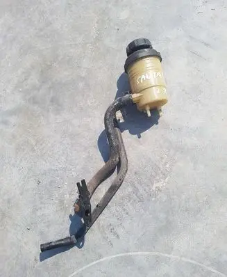 Hyundai Santa Fe Power steering fluid tank/reservoir 