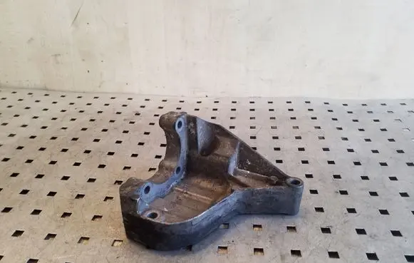 BMW 3 E90 E91 Power steering pump mounting bracket 779445501