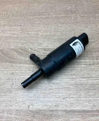 BMW 7 E65 E66 Headlight washer pump 8377430 13264010