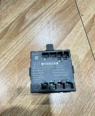 Mercedes-Benz C W204 Door control unit/module A2129004302 A2129028101 A2128203626