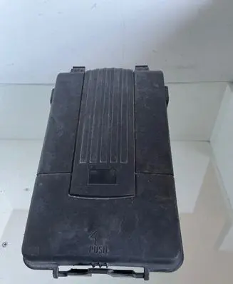 Volkswagen Golf V Battery box tray cover/lid 1K0915443C