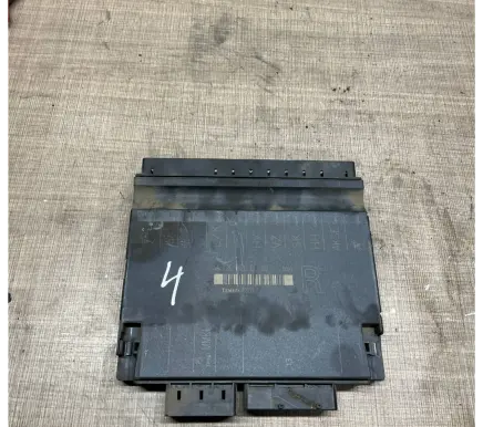 Mercedes-Benz S W220 Seat control module 2208205685