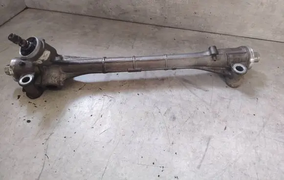 Toyota Avensis T270 Steering rack F81347 000100