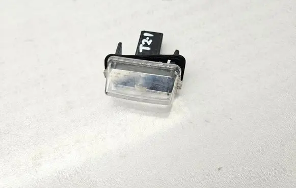 Toyota Avensis T270 Number plate light