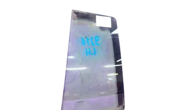 Renault Megane II Front door window glass four-door