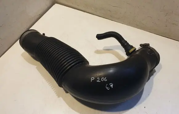 Peugeot 206 Air intake hose/pipe 9625678980E