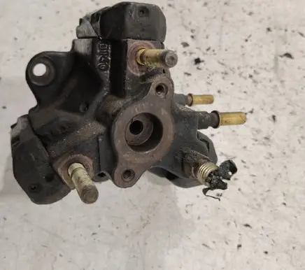 Renault Scenic I Fuel injection high pressure pump 7700111010