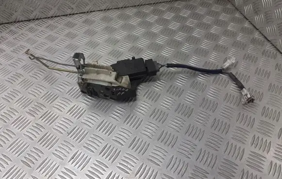 Suzuki Liana Front door lock BRAK