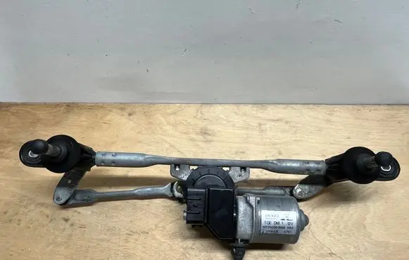 Fiat 500 Abarth Front wiper linkage and motor MS1592008660 0583B C757