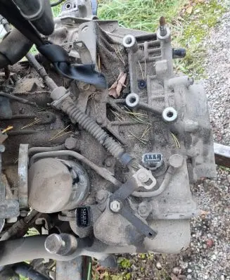 Mitsubishi Carisma Automatic gearbox 04113271 V899V1