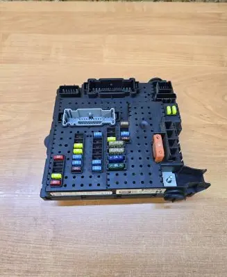 Volvo XC90 Fuse module 30728512 28017881