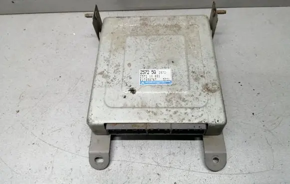 Mazda 323 Engine control unit/module E2T85076T Z57218881