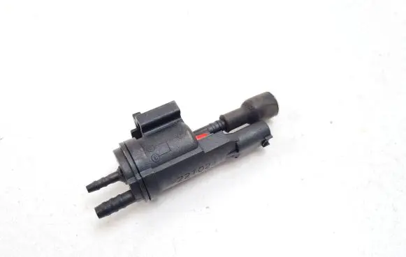 Mercedes-Benz CLS C257 Vacuum valve A0005003201