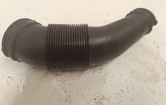Audi A6 Allroad C7 Turbo air intake inlet pipe/hose 059129615L