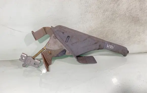 Handbrake/parking brake lever assembly