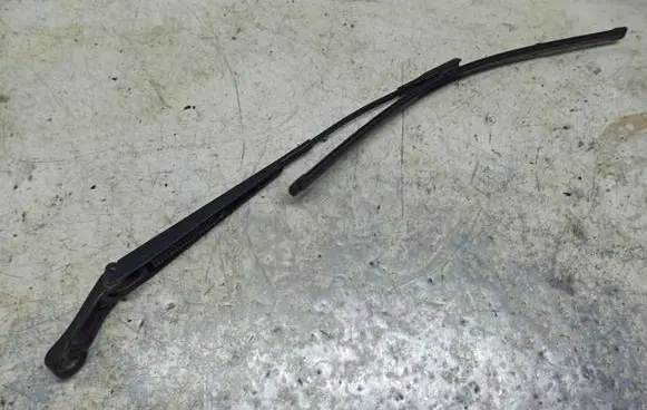 Opel Zafira B Front wiper blade arm 179066