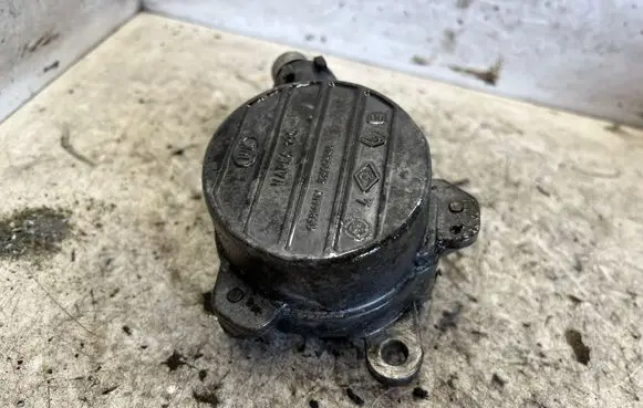 Renault Master II Vacuum pump 8200478188