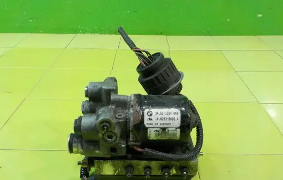 BMW Z3 E36 ABS Pump 1164095