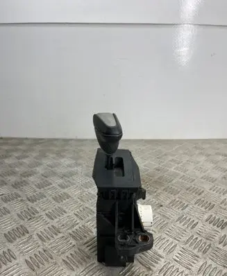 Lexus CT 200H Gear shifter/selector PA66GF33 75C833LHD