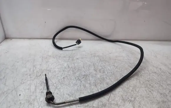 Mercedes-Benz CLA C117 X117 W117 Exhaust gas temperature sensor A0009058105