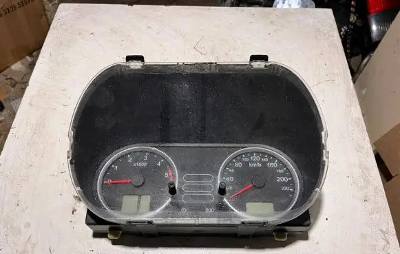 Ford Fiesta Speedometer (instrument cluster) 2S6E10A855A 44ZNMZU214