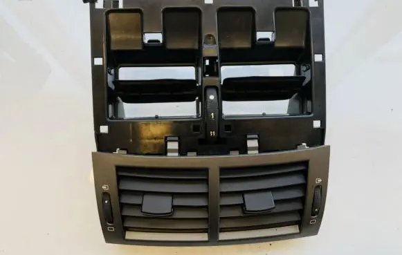 Peugeot 407 Dash center air vent grill 9644589777 a1040041