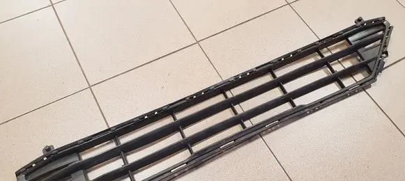 Volvo XC60 Front bumper lower grill 32296070