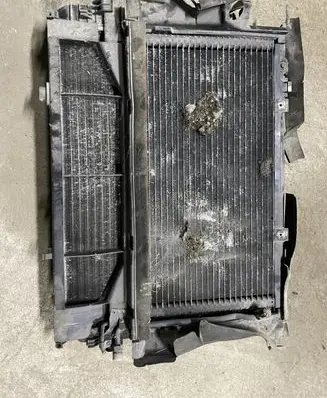 Mercedes-Benz E W210 Coolant radiator 2105003303