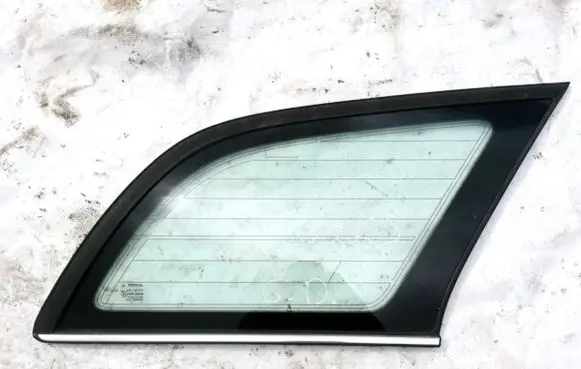 Toyota Avensis T250 Rear side window