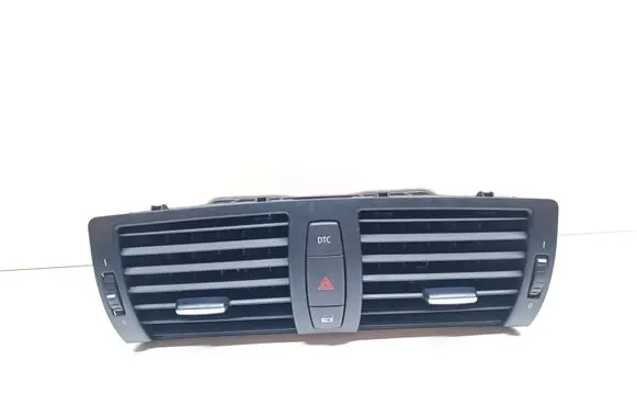 BMW 1 E81 E87 Dash center air vent grill 7059189