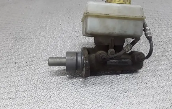 Volkswagen New Beetle Master brake cylinder G2558V