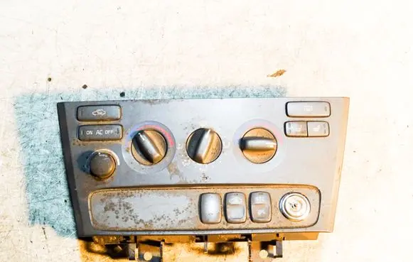 Volvo V70 Climate control unit 8651240