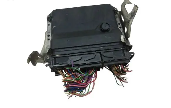 Toyota Avensis T270 Engine control unit/module 8966105D21 MB2759001441
