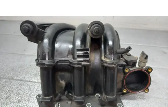 Volkswagen Polo Intake manifold